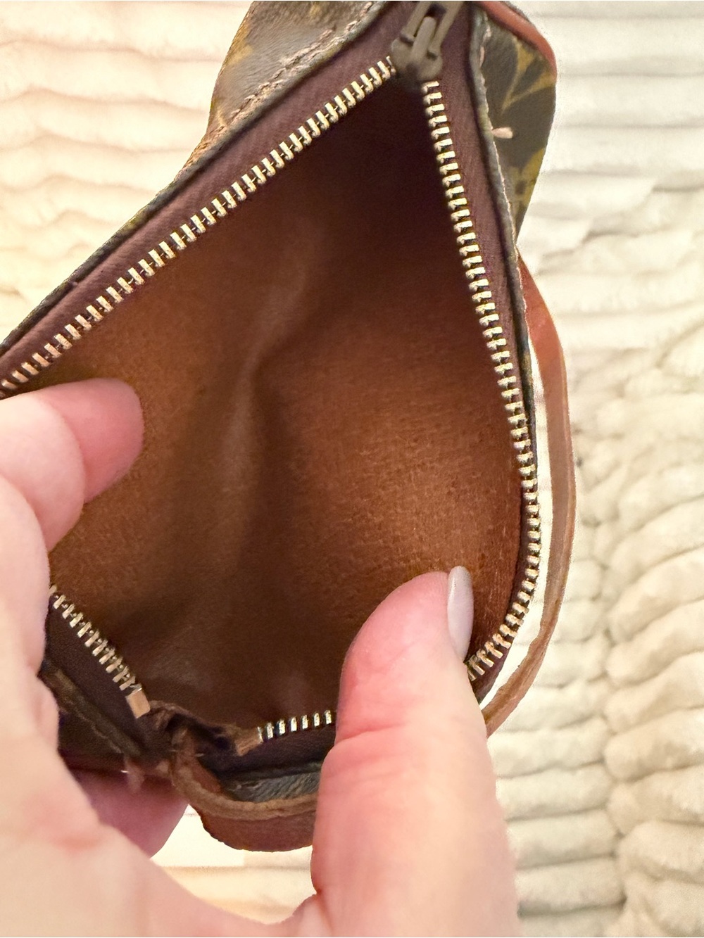 Louis Vuitton Monogram Papillon Mini Pouch - Picture 6 of 6